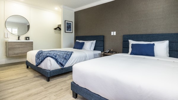 Welcome 2 Queen Bed Wafer 450 Hotel